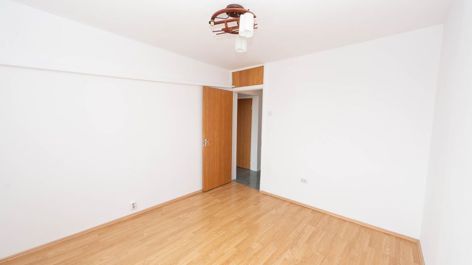 Apartament 3 camere 1980 decomandat Crangasi 2 bai loc parcare - Poză 6