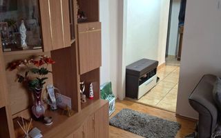 Apartament reconfigurat la 2 camere spațioase – Etaj 1 - Poză 2