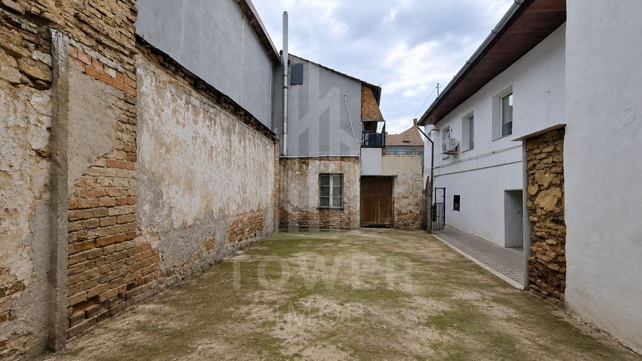 De vânzare teren cu proiect de reconstrucție apartament – zonă centrală - Poză 2