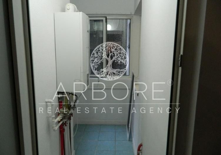 Apartament lux, zona Piata Victoriei, 4 camere , 2 bai, centrala termica  terasa - Poză 10