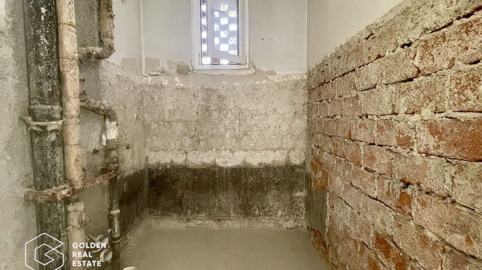 Apartament 3 camere, 2 bai, 2 balcoane, pregatit pentru renovare,  Zona Titan - Poză 4