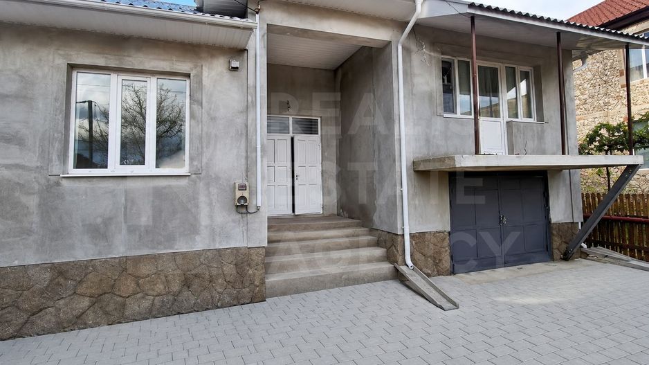 Vânzare, casă,  2 nivele, 4 camere, strada Vasile Lupu, Drochia - Poză 1