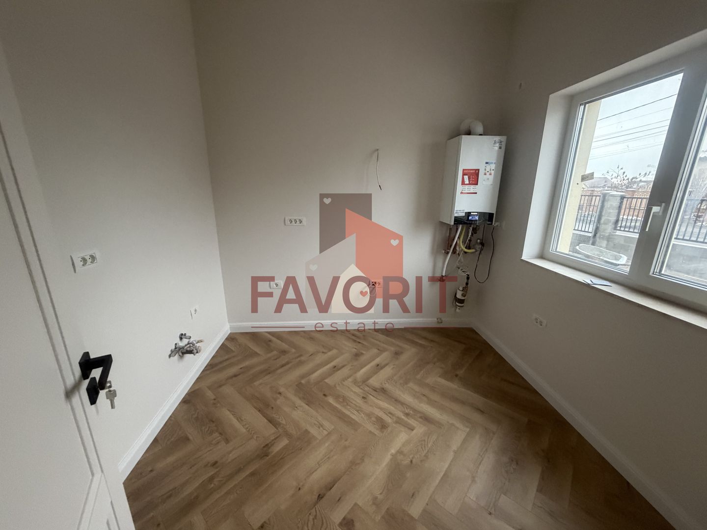 Disponibila imediat. Zona centrala. Toate utilitatile si asfalt - Poză 12