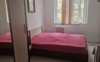 Apartament 3 camere, decomandat , etajul 1/10 - Poză 4
