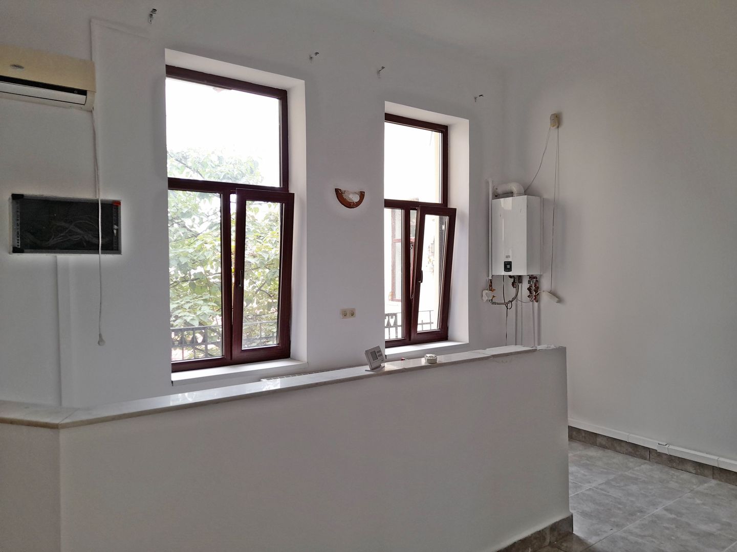 De inchiriat spatiu de birou situat pe strada Iosif Vulcan, Oradea - Poză 2