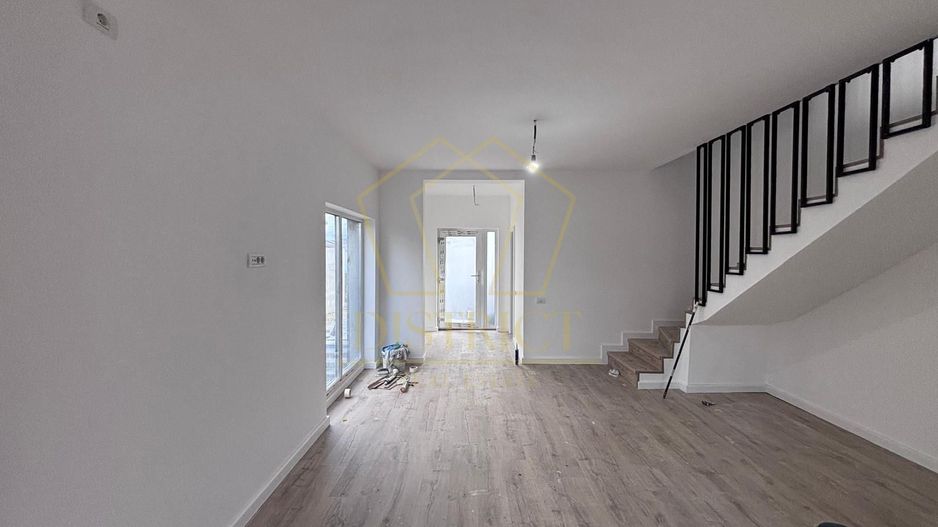 COM 0% Duplex cu 4 camere, panouri, pompe de caldura | Giroc - Poză 4