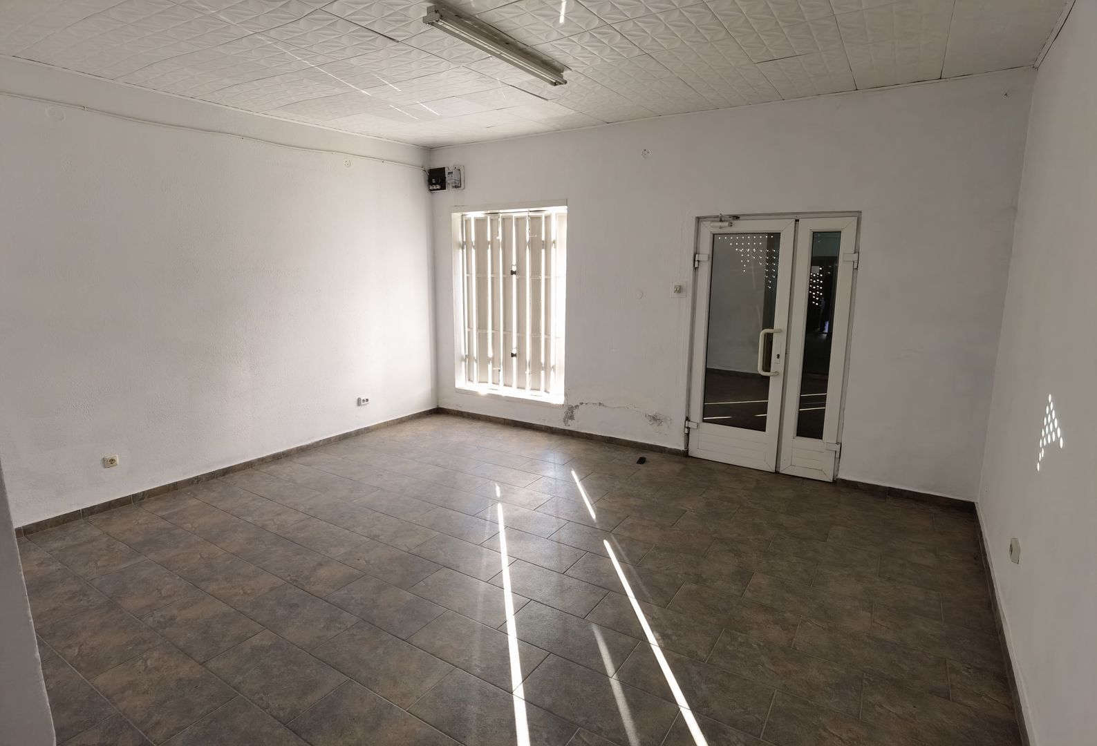 Spațiu comercial de 72 mp de închiriat în zona Traian - Poză 2