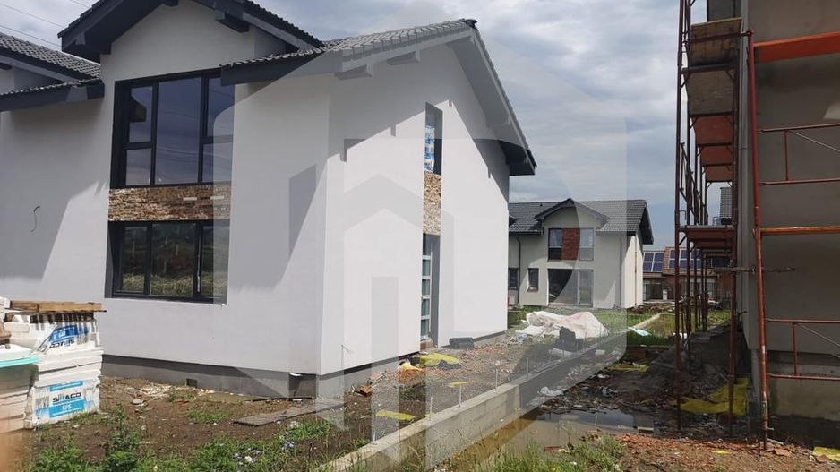 Duplex 4 Camere 2 Bai 2 locuri de parcare - Teren generos - Poză 9