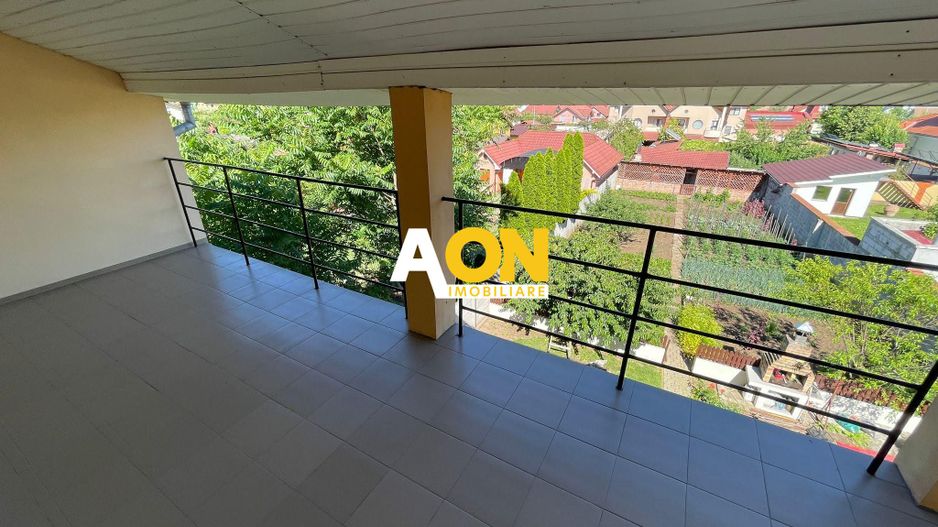 Casă cu 6 camere, teren 912 mp, garaj dublu, în zona Cetate-Schit - Poză 10