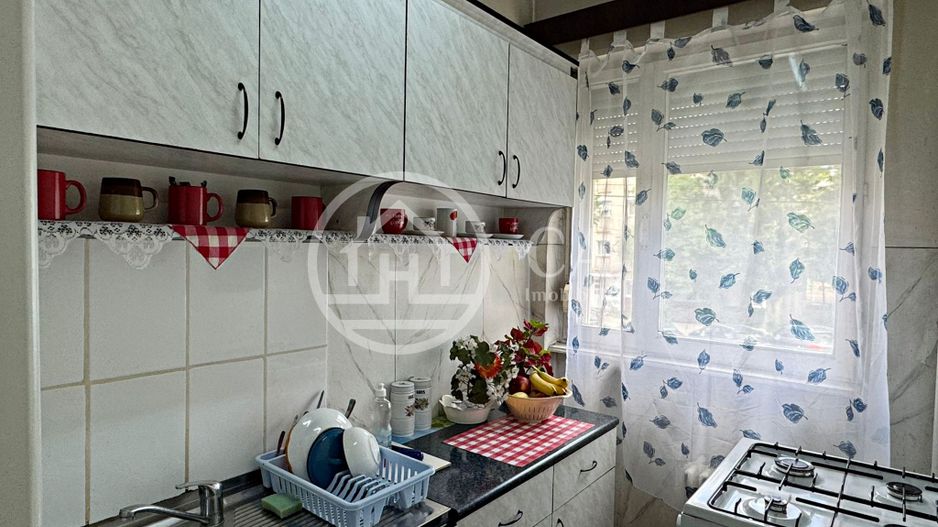 Apartament cu 3 camere de vanzare Str. Seleusului Zona Velenta,Oradea - Poză 8