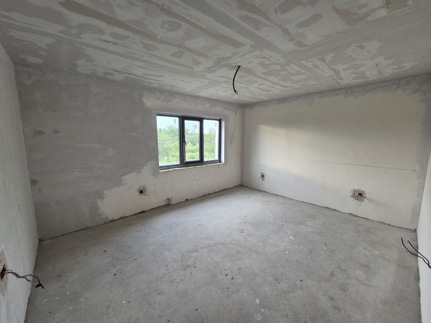 Casa P+1 in comuna 1 Decembrie - str. Victoriei - Poză 4