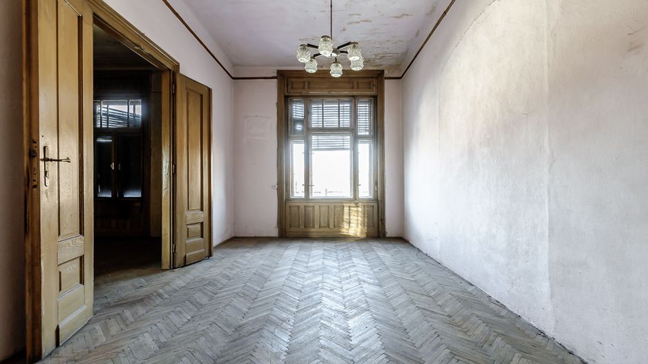 VÂNDUT! Apartament cu 4 Camere în Palatul Bohuș, Arad - Poză 6