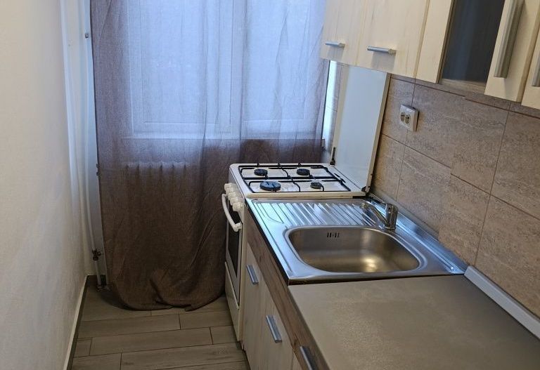 Închirierez apartament 3 camere - Poză 3