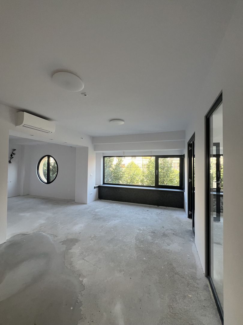 SAD CU VEDERE PANORAMICA - Poză 13