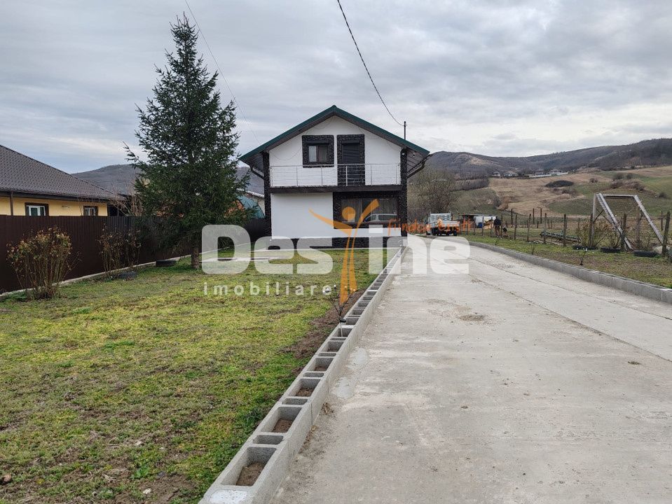 Casa parter+mansarda si teren in Lipovat, Vaslui - Poză 3