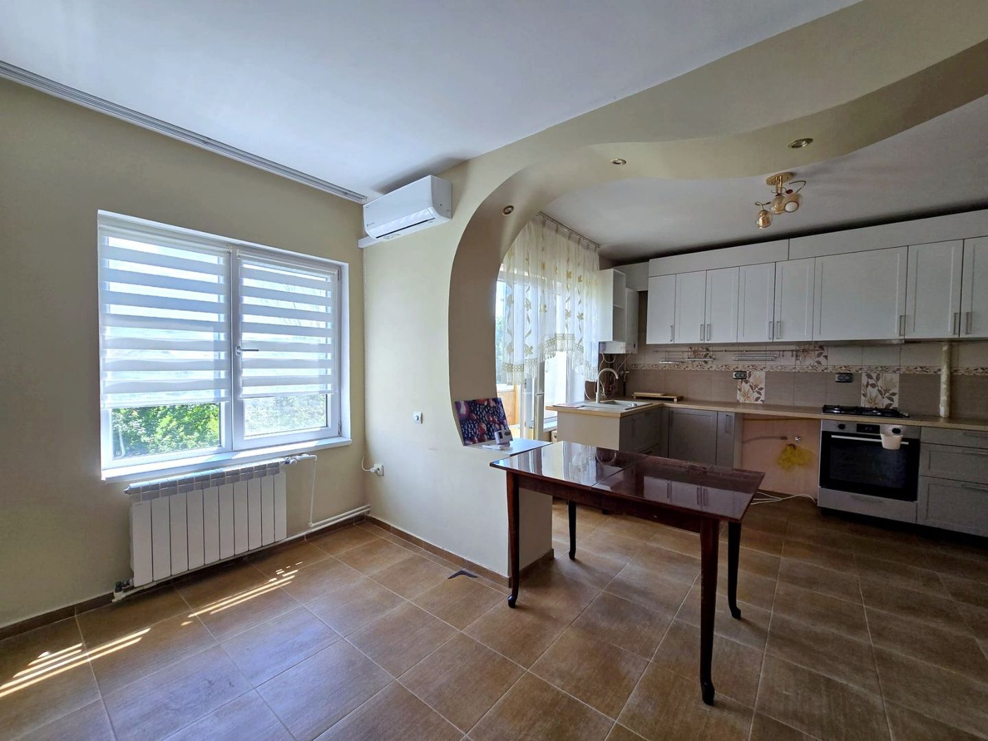 Apartament cu 3 camere de vânzare, parcare– Șesul de Sus, Florești - Poză 1