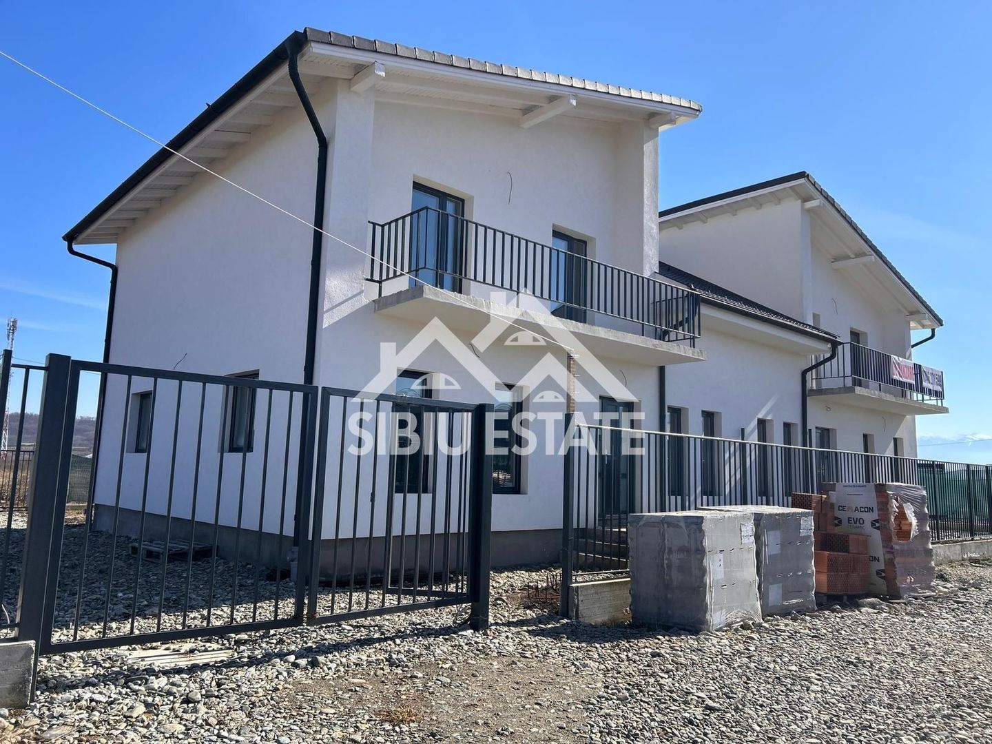 Casa duplex de vanzare 4 camere, 2 bai-s.u. 142 mp. PRET AVANTAJOS - Poză 101