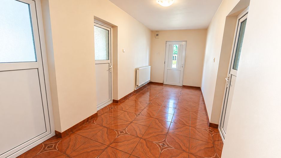 Casa de vanzare | Zona linistita | 3 camere - Poză 6