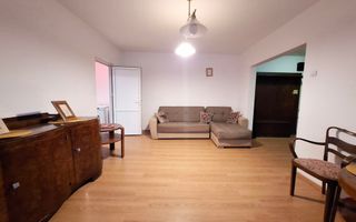 Apartament cu 2 camere de vanzare, zona Central - Poză 1