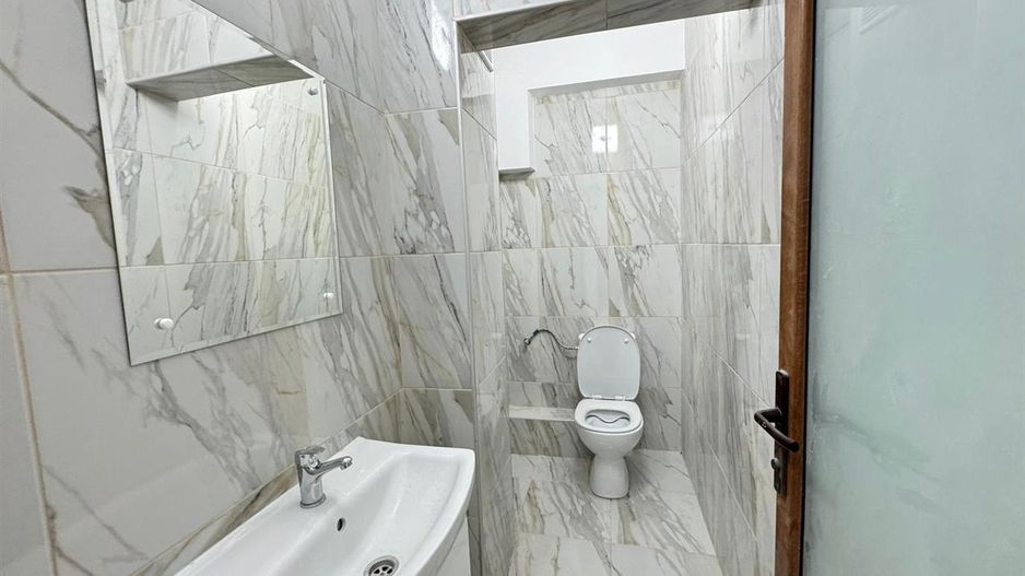Spatii comerciale moderne de inchiriat, in cladire recent renovata - Poză 12