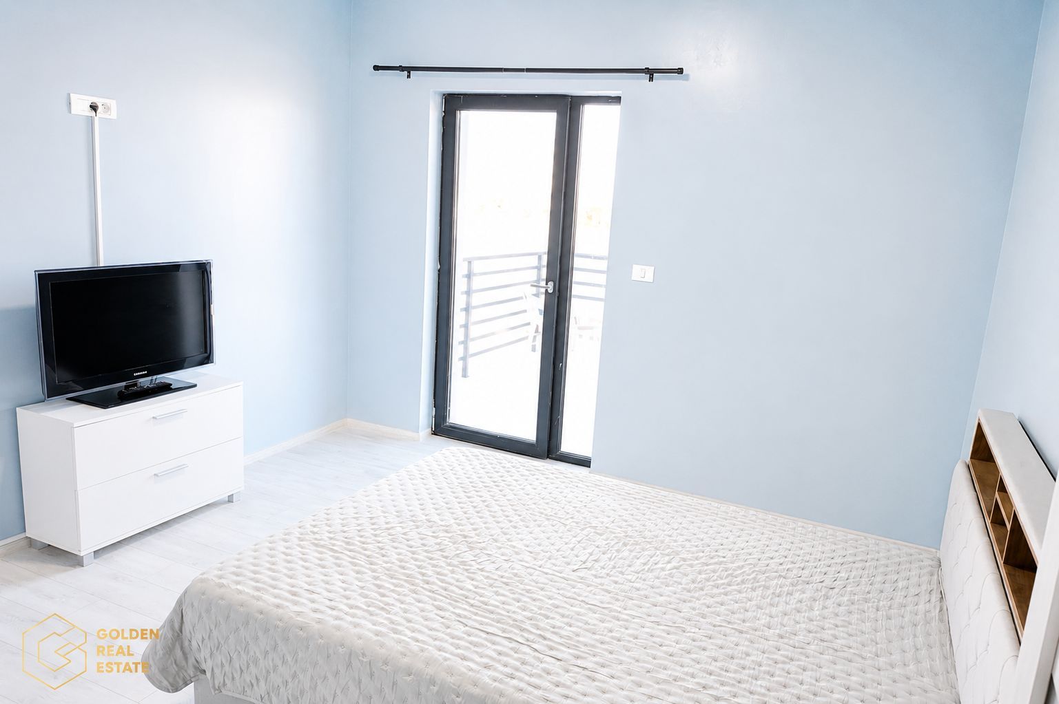 Apartament 3 camere, Via Cramina, mobilat si utilat complet, terasa 26 mp - Poză 5