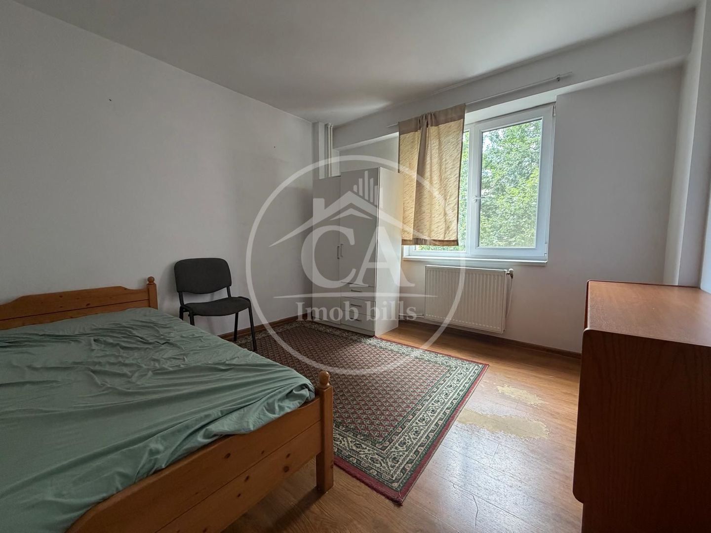 Apartament de vânzare cu 4 camere în zona Decebal, Oradea - Poză 1