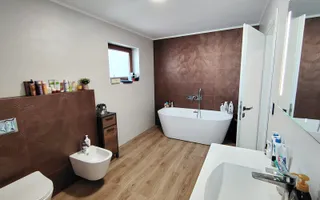 Casă deosebită în Sibiu – confort, spațiu și liniște în Tineretului : - Poză 13