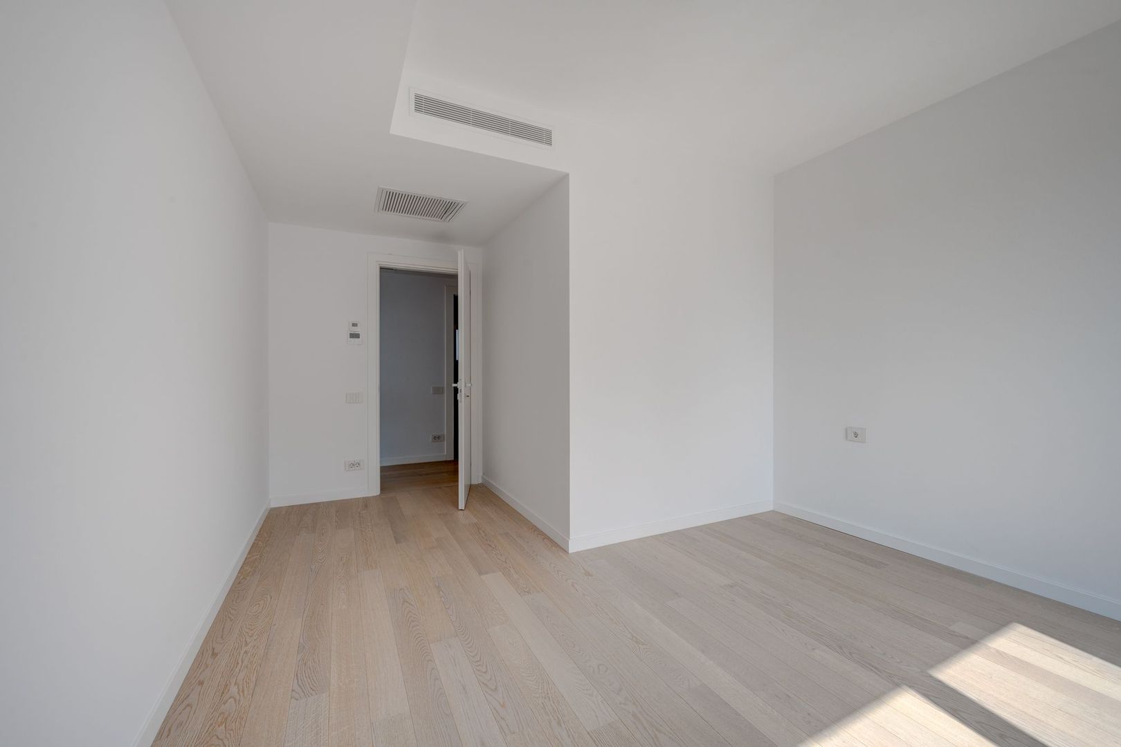 Apartament deosebit in Iancu Nicolae, langa Cambridge, terasa , nou - Poză 20