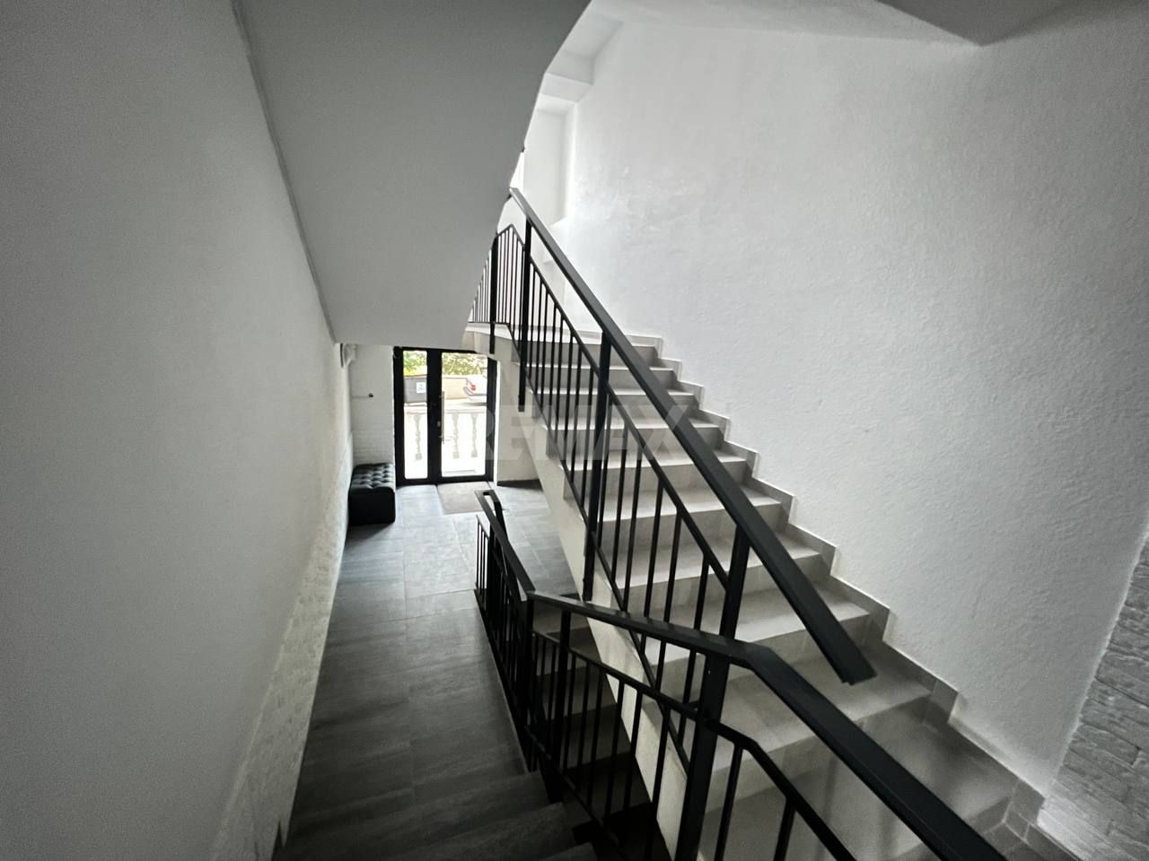 Apartament cu 3 camere de vânzare - Poză 15