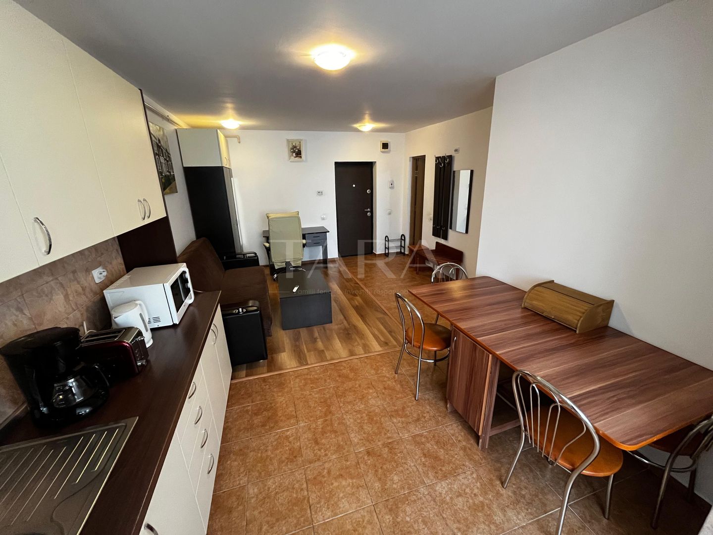 2 camere mobilat, parcare CF, zona Florilor Florești. - Poză 2