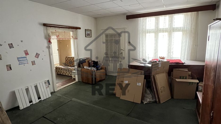 Ultracentral,4 camere , baie , bucătărie , terasă - Poză 1