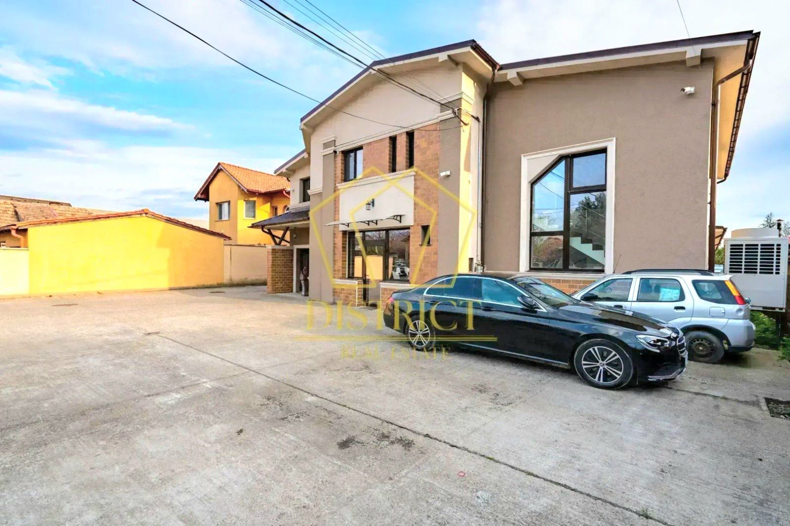 Cladire Birouri, Clinica, Comercial sau alte domenii de activitate I Mehala - Poză 2