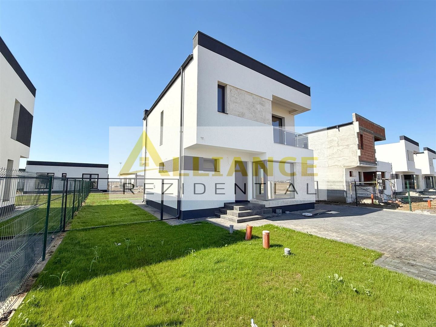 Vila individuala P+1E ||4 camere 3 bai || 350mp teren || 2 minute STV - Poză 2