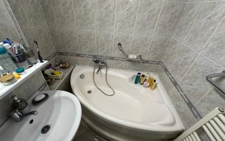 3 camere | etaj 2 | centrala proprie | 3 balcoane | 2 bai | zona excelenta | - Poză 13