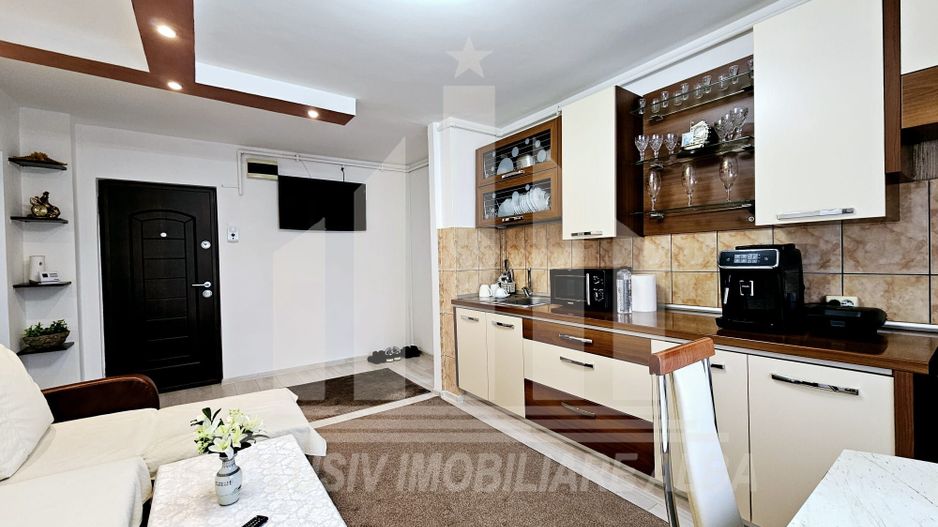 Apartament cu 2 camere decomandate, Cetate - Poză 1