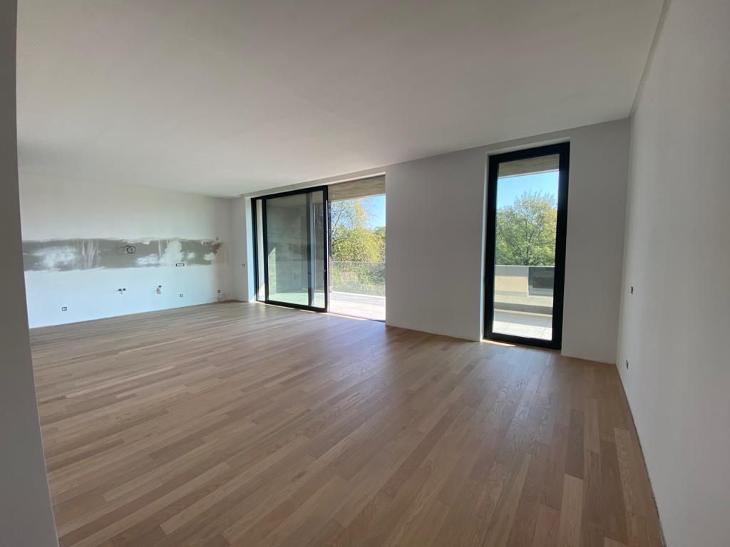 Apartament  Exclusivist de 4 camere spațios și luminos - Poză 9