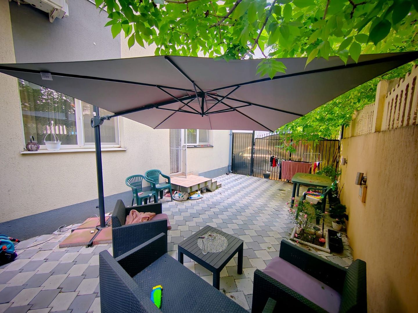 Popesti Central metrou curte proprie - Poză 1