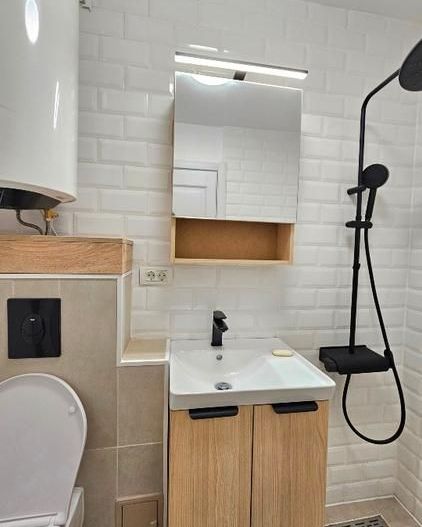 Apartament 2 camere. Decomandat. Cu Parcare.  La 5 min metrou Aparatorii Patriei - Poză 7