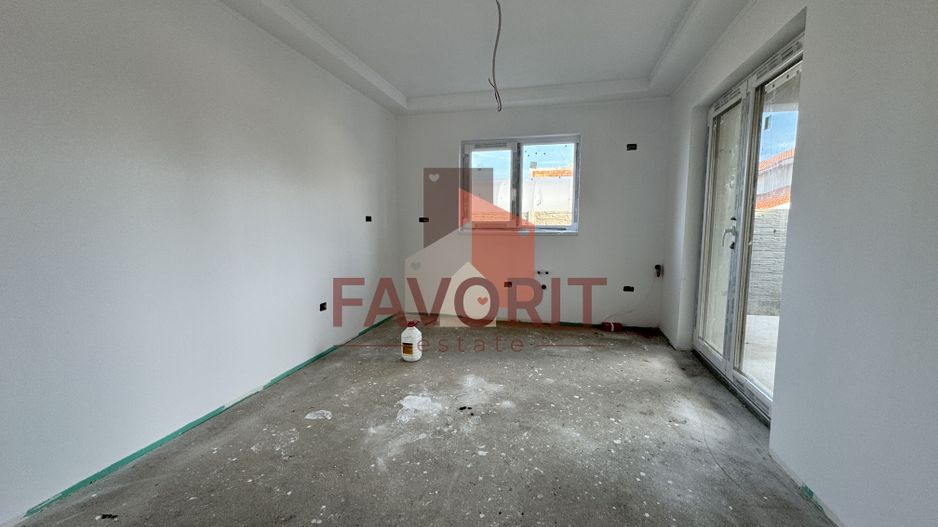 Casa Individuala in Mosnita. La asfalt. Cu Carport - Poză 11