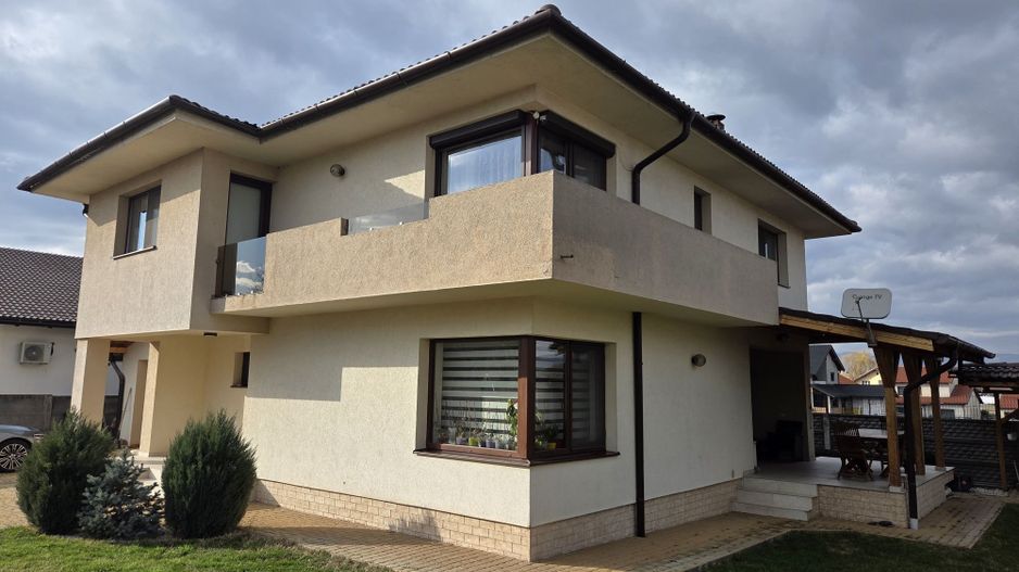 Casa  nouă de vanzare cu garaj,  în zona Micesti - Poză 1