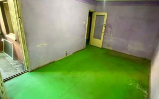 Etaj 2 Apartament 2Camere-Decomandat  Bloc din 1983 -Zona Nicolina 1! - Poză 3