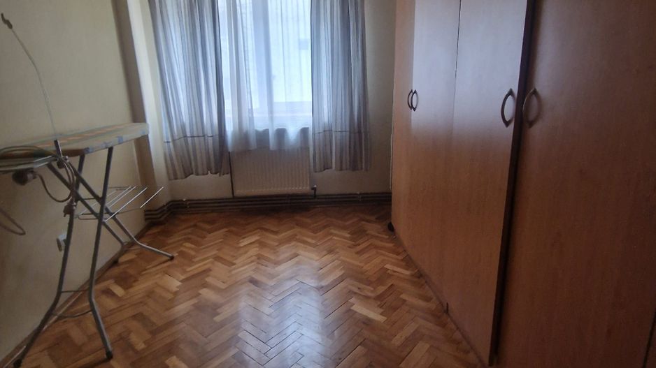 APARTAMENT4 CAMERE ZONA  SOARELUI LANGA SCOALA 30 - Poză 4