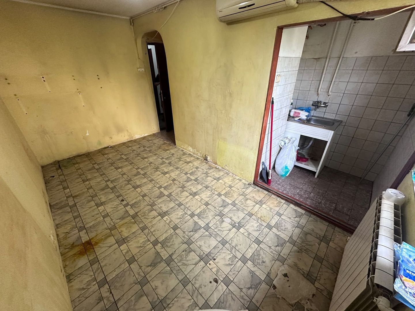 Garsonieră 15 mp utili – Berceni Sos.Giurgiului Bloc 1983 Anvelopat - Poză 3
