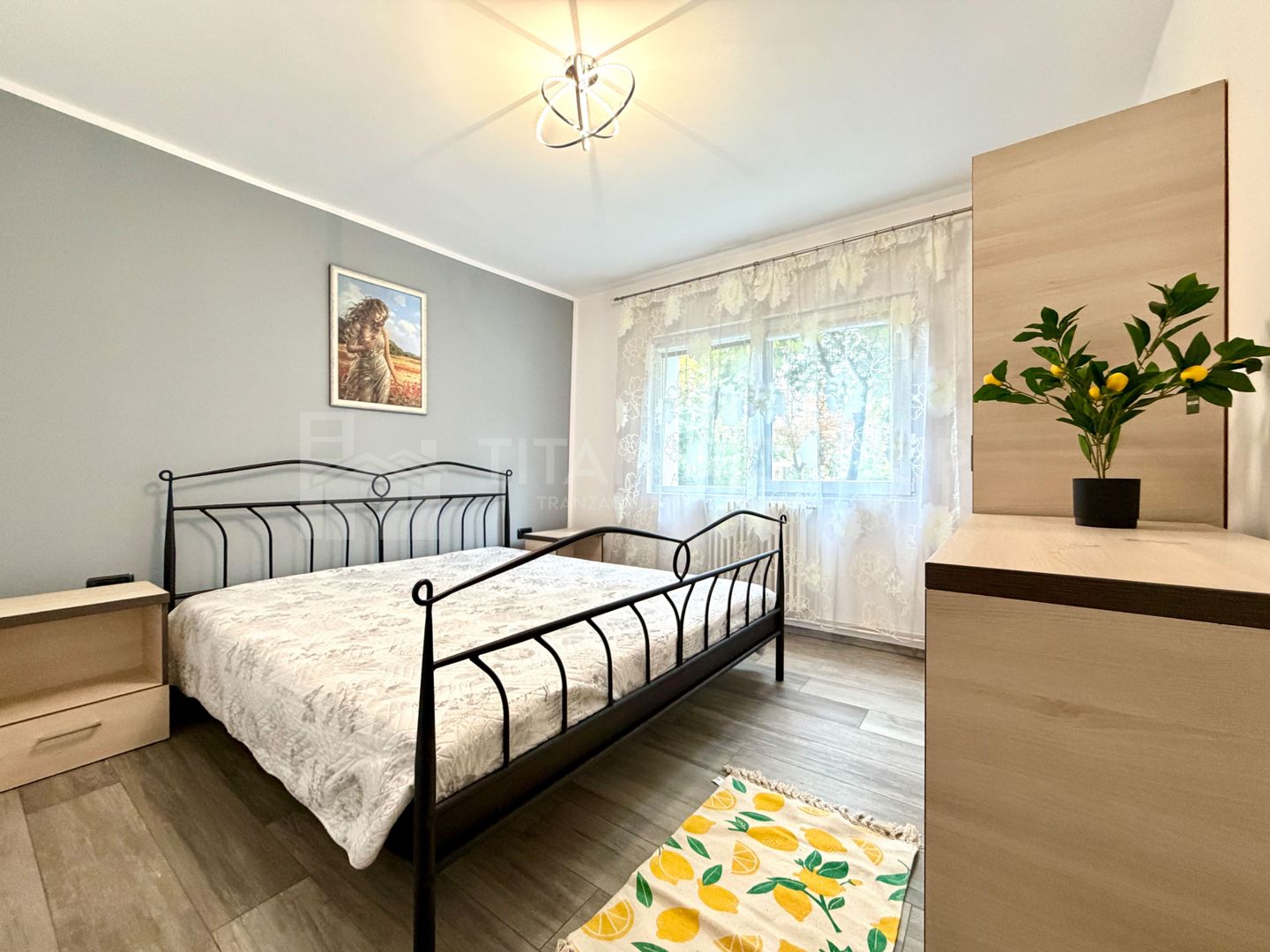Apartament cu 3 camere, 2 bai  - zona Tractorul - Poză 3