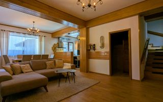 Vila deosebita cu 5 camere, Sos Oltenitei, Popesti-Leordeni - Poză 1