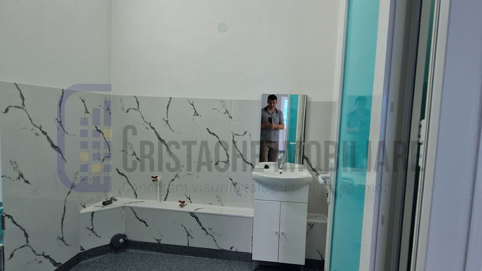 Spatiu comercial renovat si amenajat pentru a fi folosit ca o clinica medicala - Poză 7