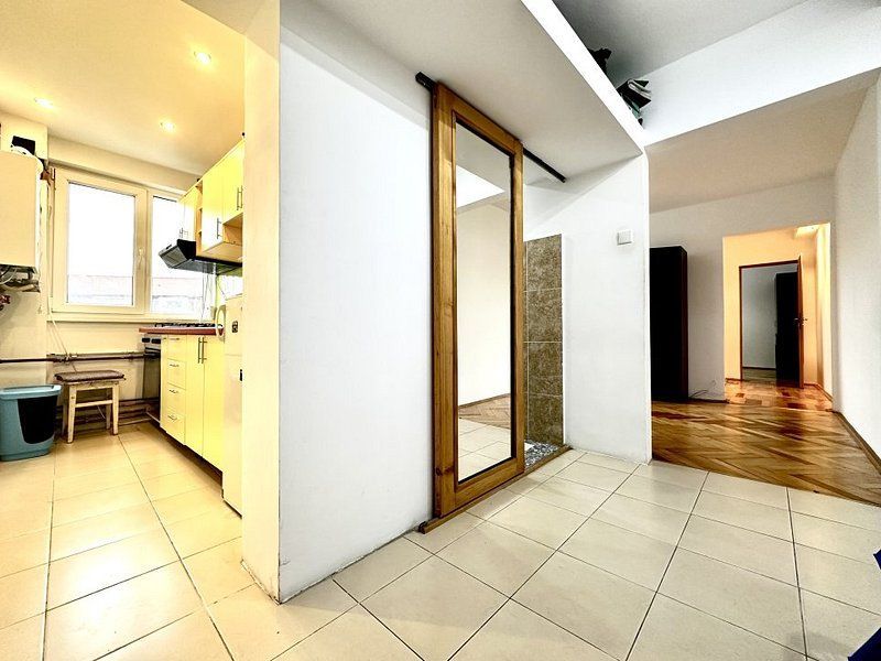 Apartament cu 3 camere de vânzare - Poză 1