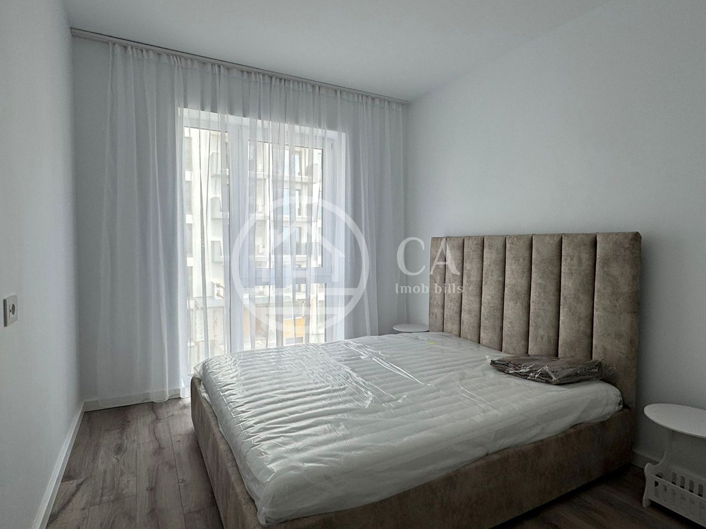 Apartament  de închiriat cu 3 camere în PRIMA ARENA, Oradea - Poză 1