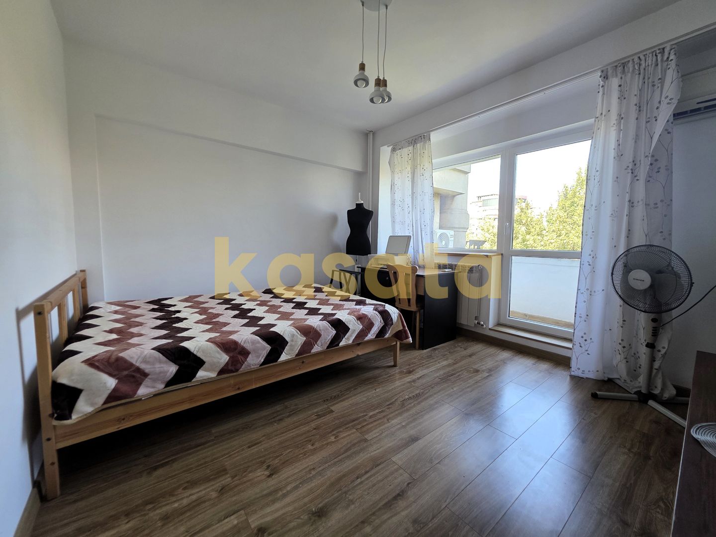 Apartament 3 camere, 81 mp, renovat 2019 – spațios, luminos - Poză 3