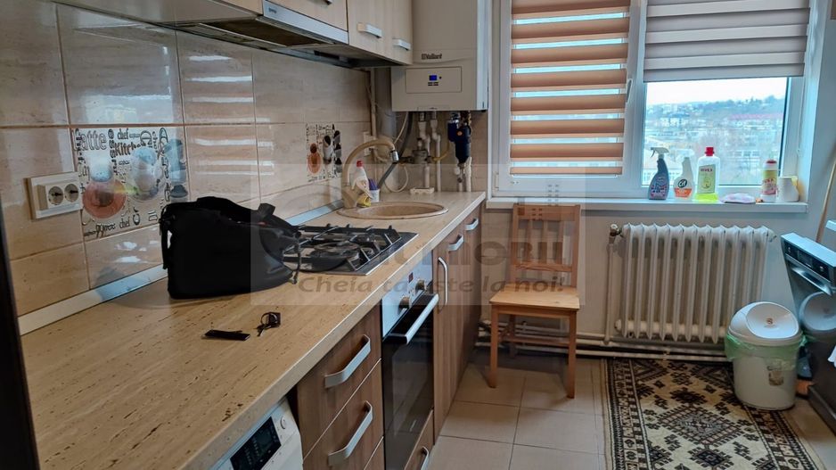 Apartament 3 camere decomandat de închiriat – Podu Roș - Poză 5
